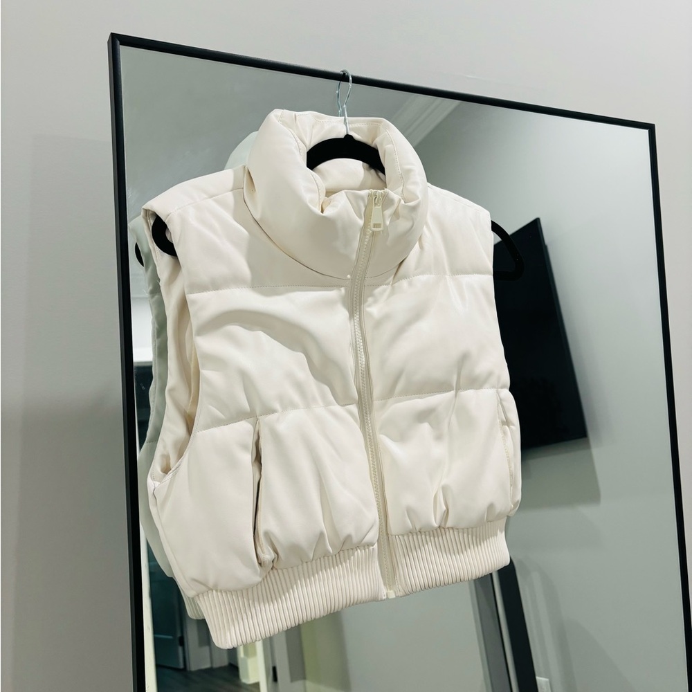 Ci Sono by cavalini Cream Puffer Vest